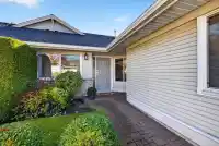 23 17516 4 AVENUE - thumbnail 4