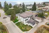 1113 DOLPHIN STREET - thumbnail 1