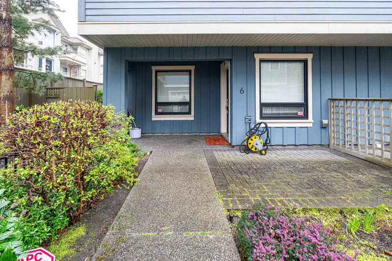 6 6028 MAPLE ROAD - photo 3 of 22