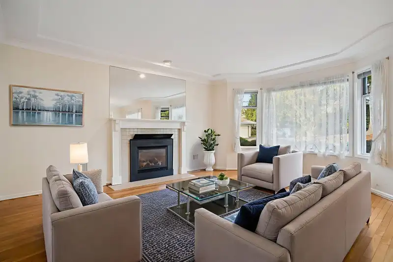1 12923 17 AVENUE - photo 2 of 32