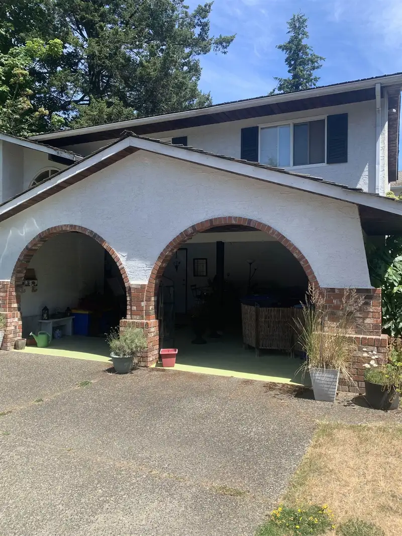 2496 124 STREET - photo 3 of 18