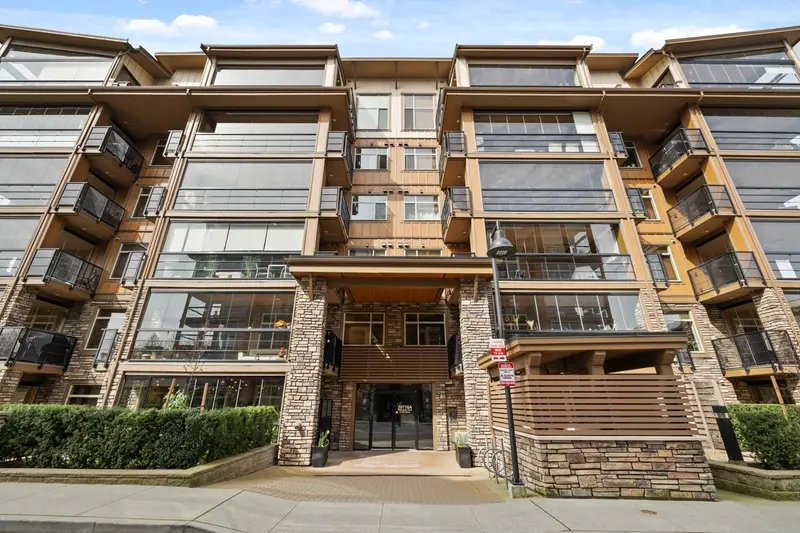 A510 20716 WILLOUGHBY TOWN CENTRE DRIVE - photo 2 of 25