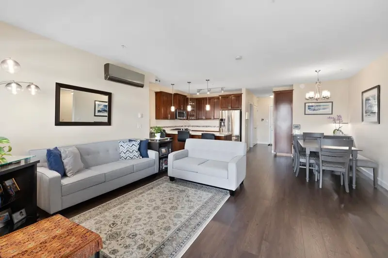 A510 20716 WILLOUGHBY TOWN CENTRE DRIVE - photo 3 of 25