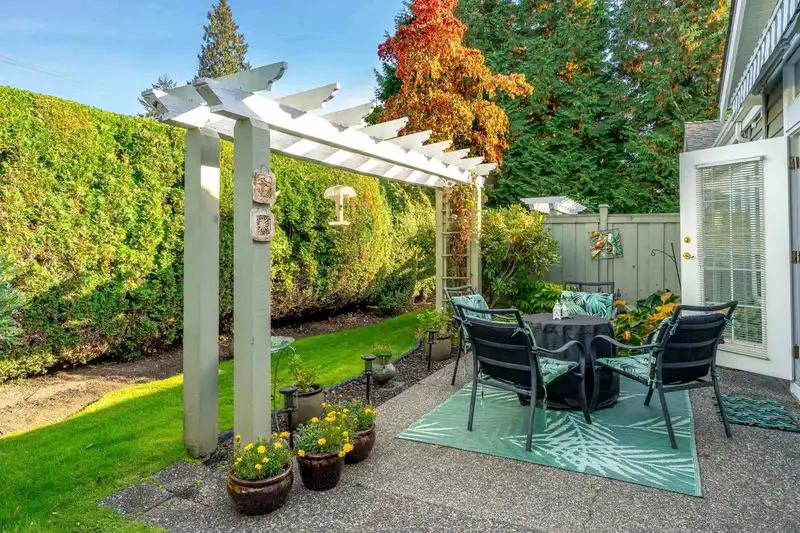 2 1711 140 STREET - photo 3 of 37
