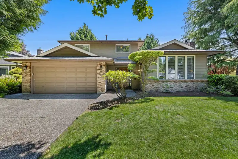 14450 19 AVENUE - photo 2 of 38