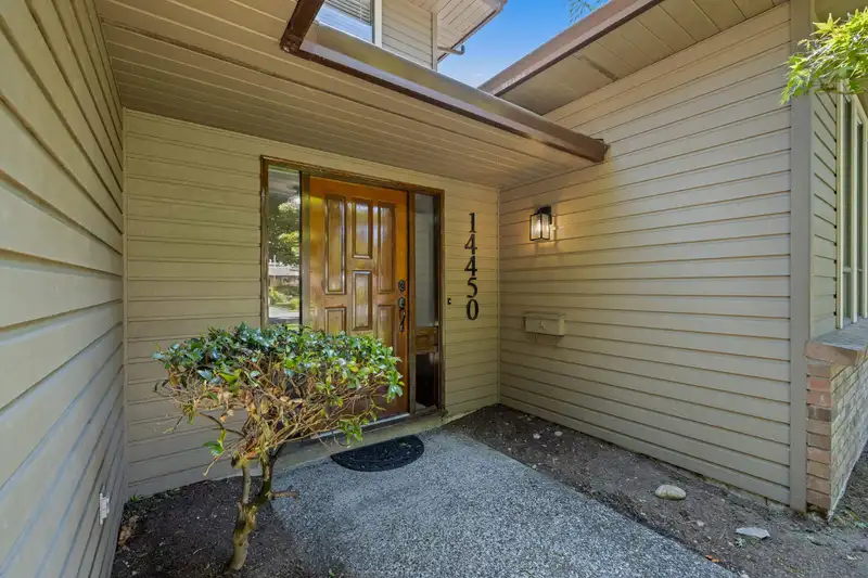 14450 19 AVENUE - photo 4 of 38