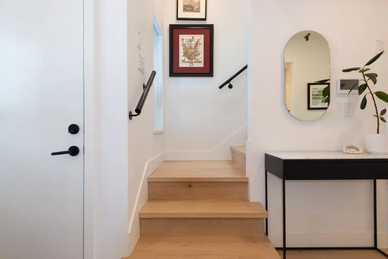 1346 E 11TH AVENUE - photo 4 of 25