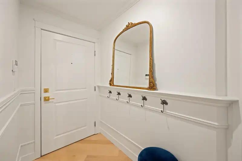 203 15621 MARINE DRIVE - photo 4 of 25
