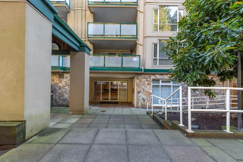 211 19142 122 AVENUE - photo 3 of 25