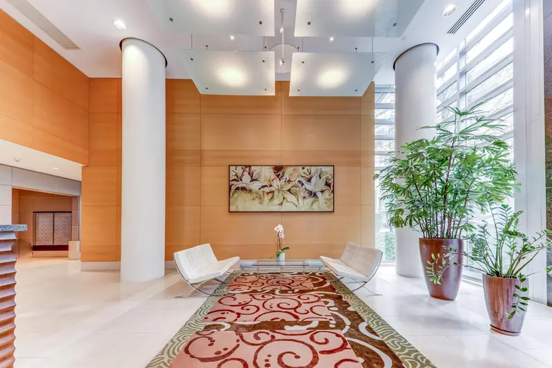 402 590 NICOLA STREET - photo 2 of 25