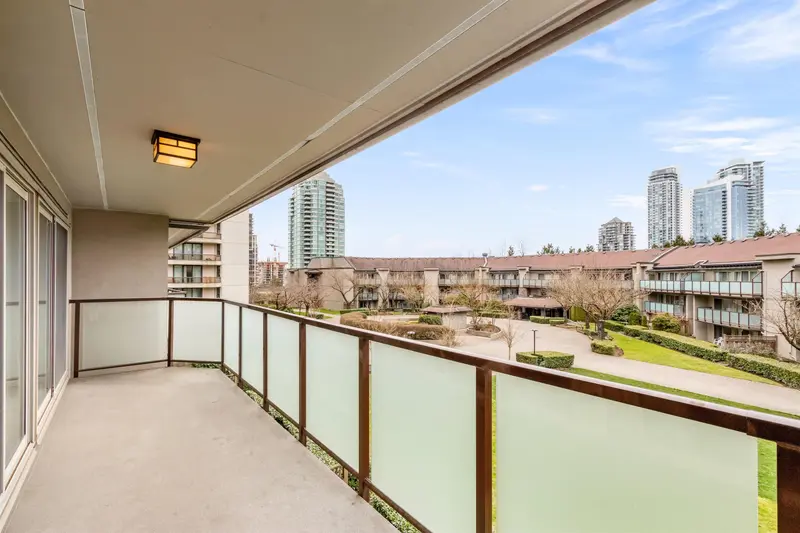 324 4373 HALIFAX STREET - photo 3 of 22