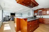 976 PARKER STREET - thumbnail 13