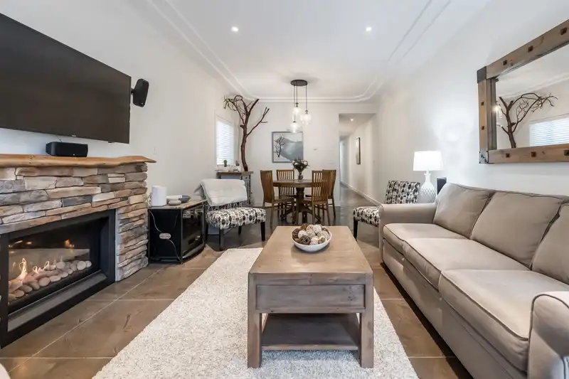 859 HABGOOD STREET - photo 1 of 35