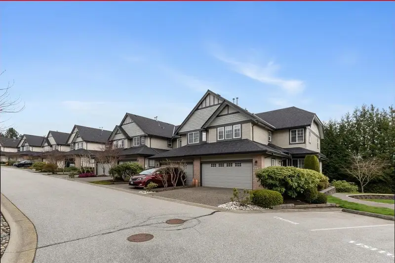 27 1765 PADDOCK DRIVE - photo 4 of 25