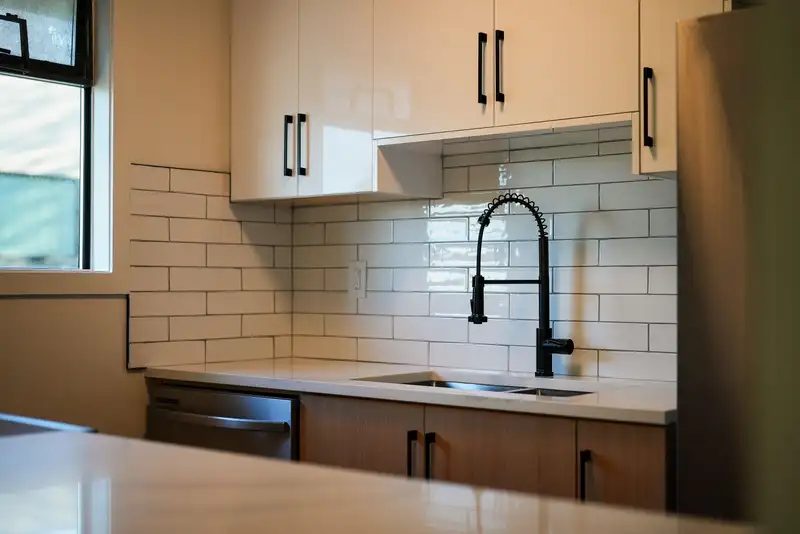 306 1526 GEORGE STREET - photo 1 of 38