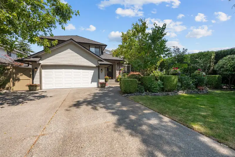 15239 29A AVENUE - photo 1 of 40