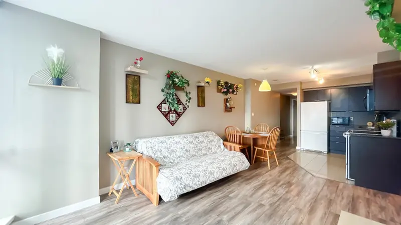 1207 13618 100 AVENUE - photo 2 of 24