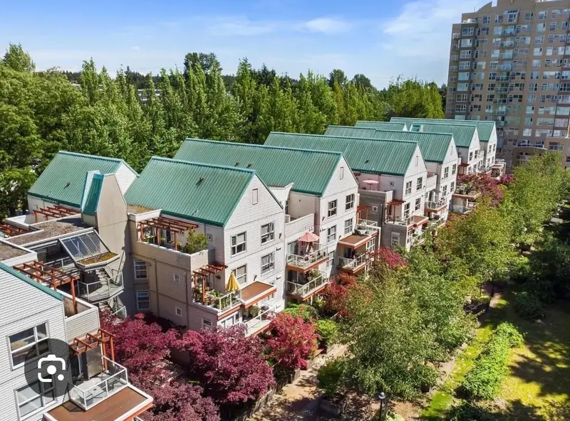 A303 9868 WHALLEY BOULEVARD - photo 4 of 25