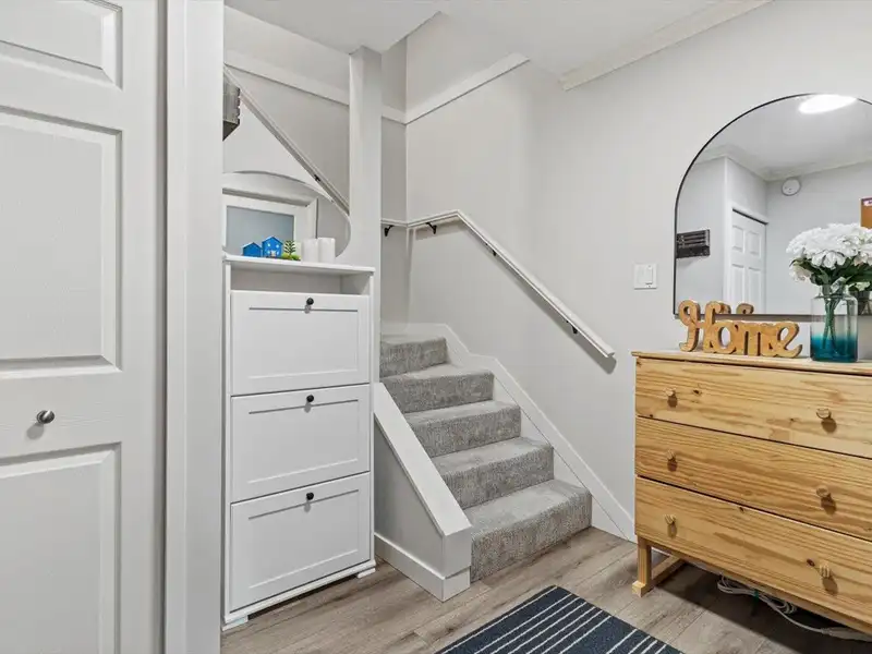 1483 MERKLIN STREET - photo 4 of 39