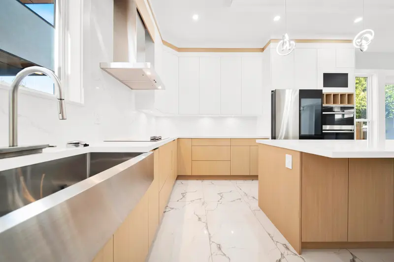 11775 82B AVENUE - photo 3 of 25