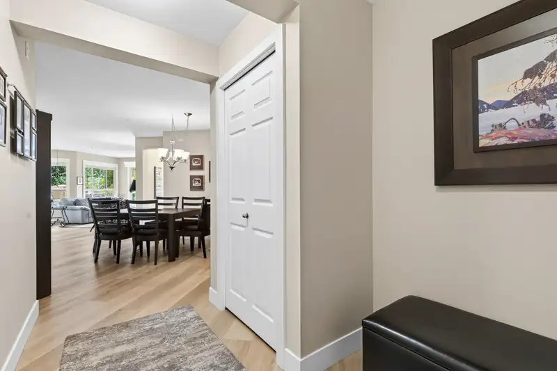305 15155 22 AVENUE - photo 2 of 25