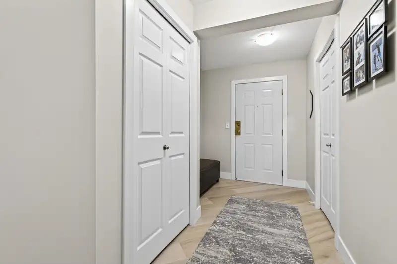 305 15155 22 AVENUE - photo 3 of 25