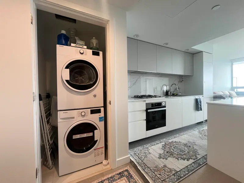 806 6537 TELFORD AVENUE - photo 3 of 15