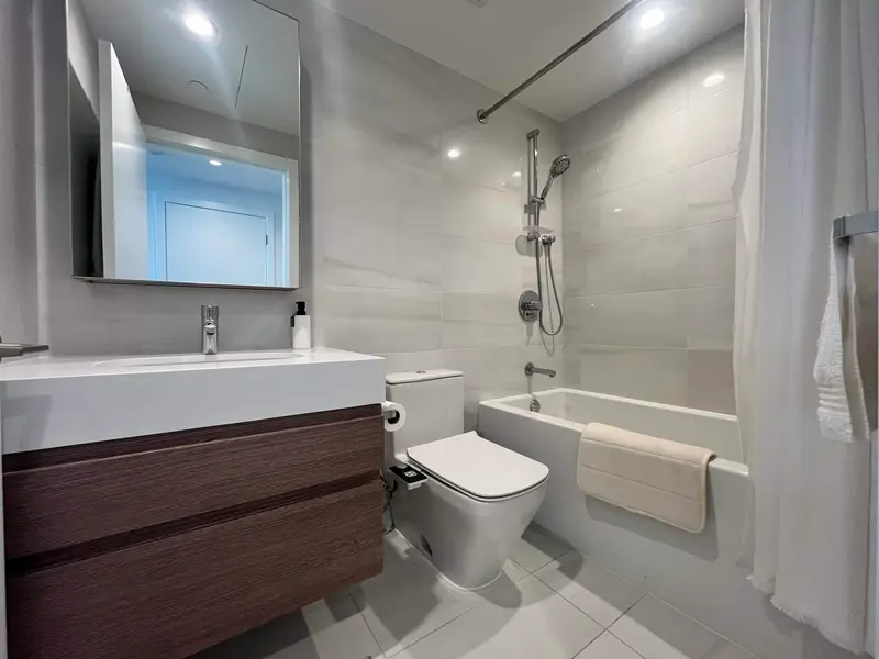 806 6537 TELFORD AVENUE - photo 4 of 15