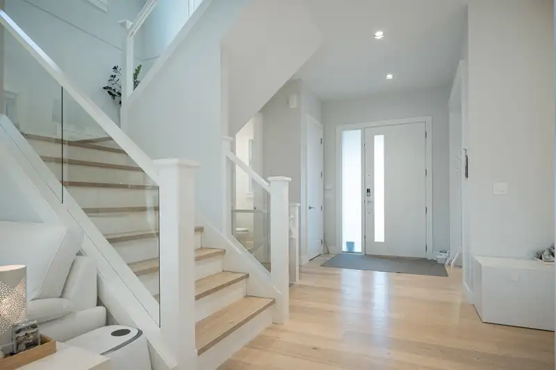 2572 164 STREET - photo 2 of 37