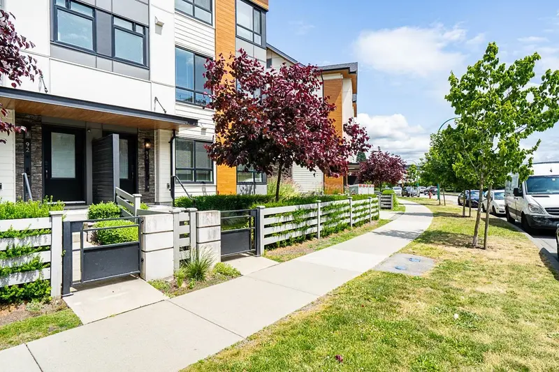 93 15111 EDMUND DRIVE - photo 4 of 25