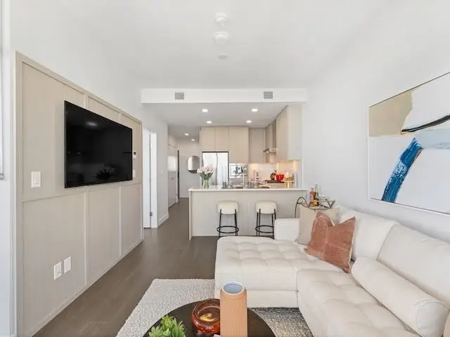 3204 518 CLARKE ROAD - photo 4 of 14