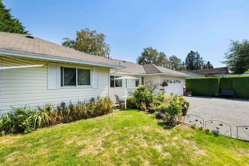 1163 KING GEORGE BOULEVARD - photo 3 of 30