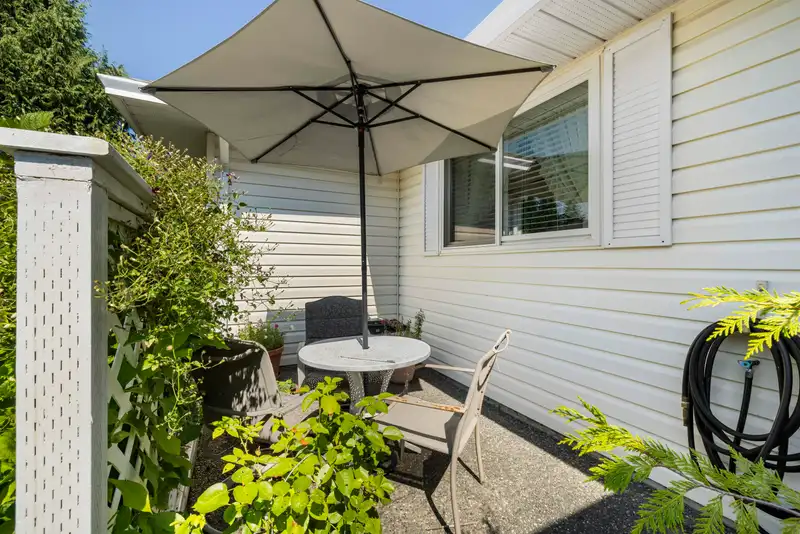 1163 KING GEORGE BOULEVARD - photo 4 of 30