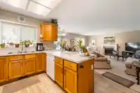 1163 KING GEORGE BOULEVARD - thumbnail 8