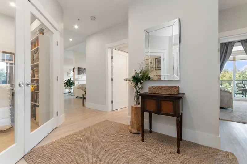 604 45745 WATSON ROAD - photo 4 of 25