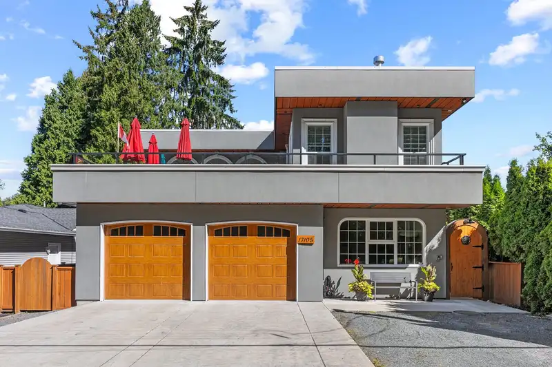 17105 0 AVENUE - photo 1 of 38