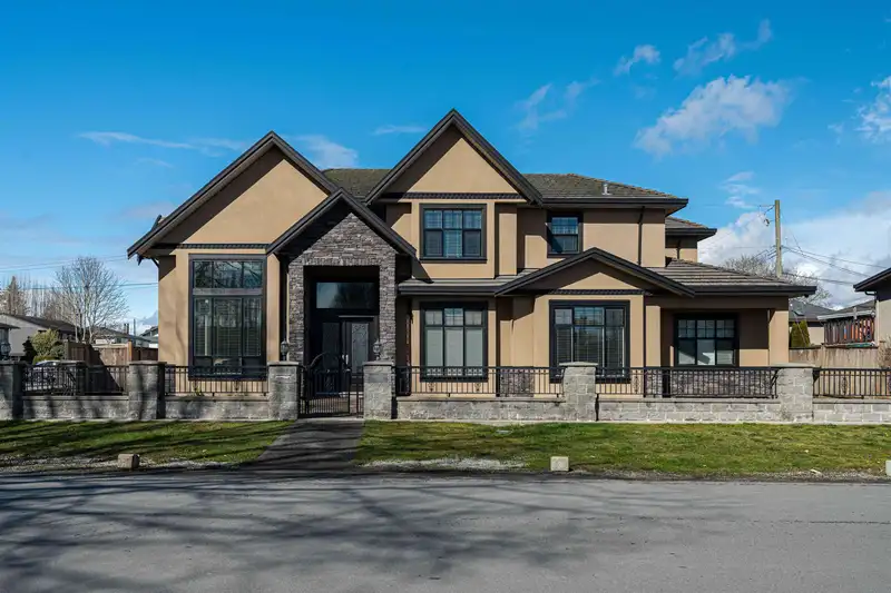 10931 MADDOCKS ROAD - photo 1 of 25