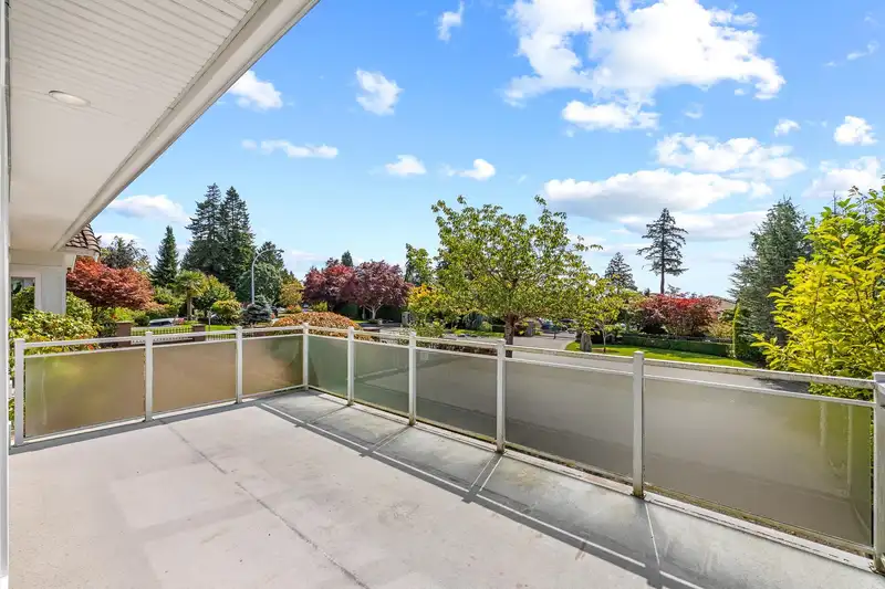 13477 13A AVENUE - photo 4 of 37