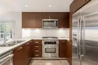 205 2940 KING GEORGE BOULEVARD - thumbnail 8