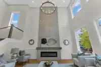 14436 17 AVENUE - thumbnail 2