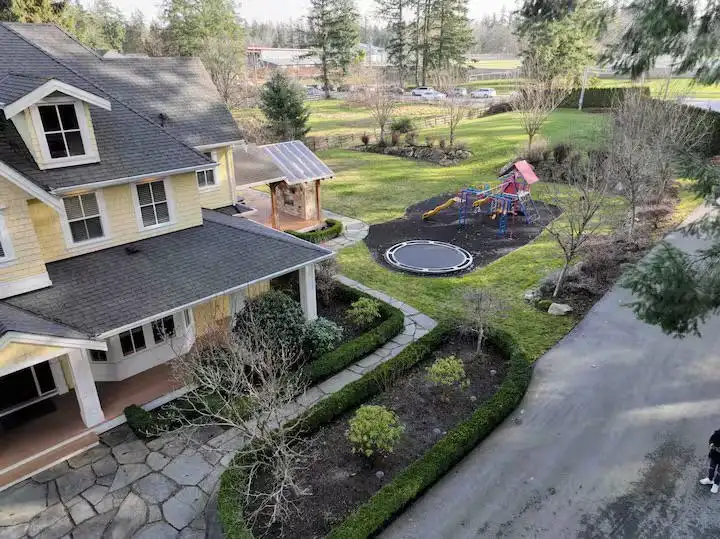 17011 26 AVE AVENUE - photo 2 of 29