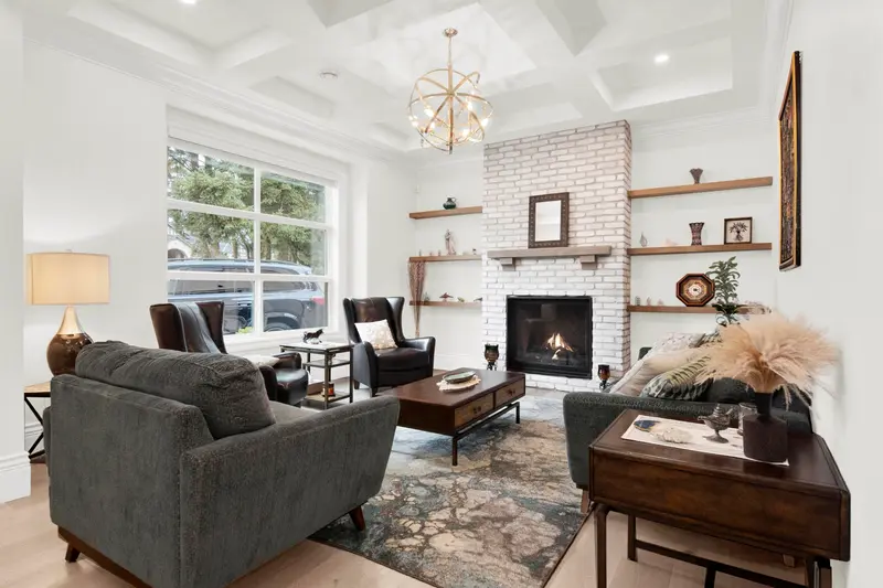 20208 42 AVENUE - photo 4 of 25