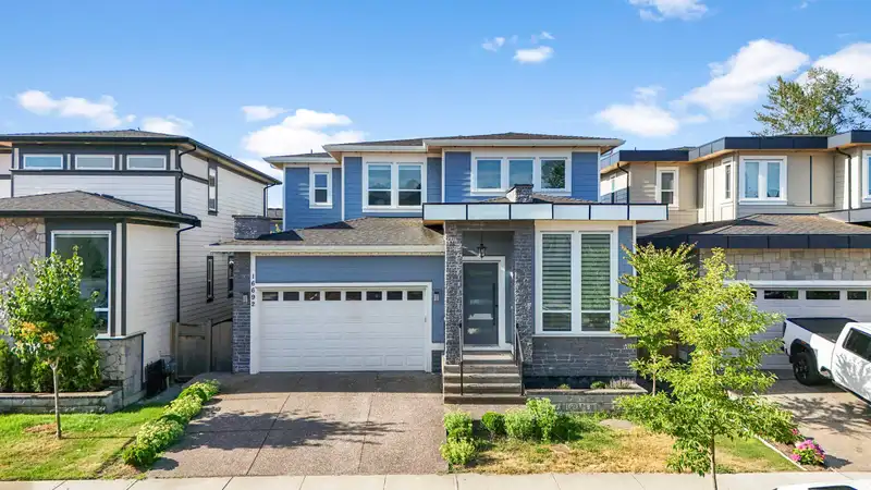 16692 18 AVENUE - photo 1 of 25