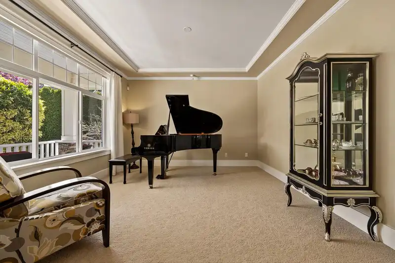 14059 33B AVENUE - photo 4 of 37