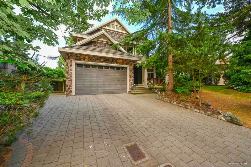 2492 148 STREET - photo 3 of 40