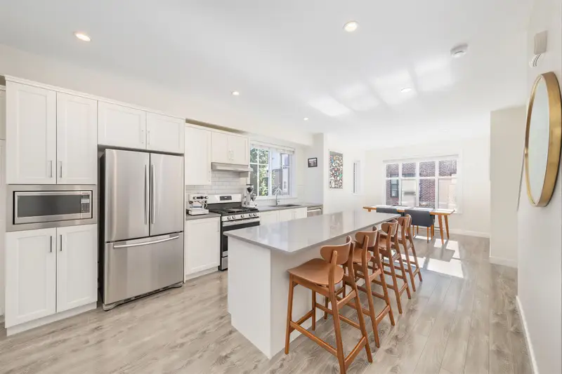 35 15588 32 AVENUE - photo 2 of 25