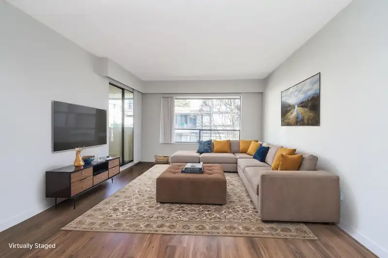 310 1368 FOSTER STREET - photo 1 of 32