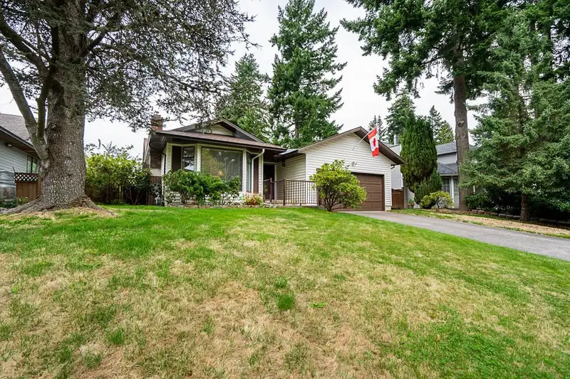 2177 152A STREET - photo 2 of 38