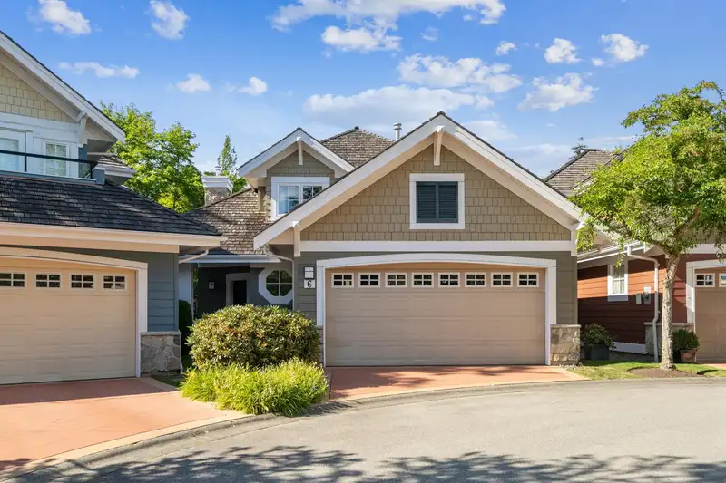 6 15055 20 AVENUE - photo 1 of 28