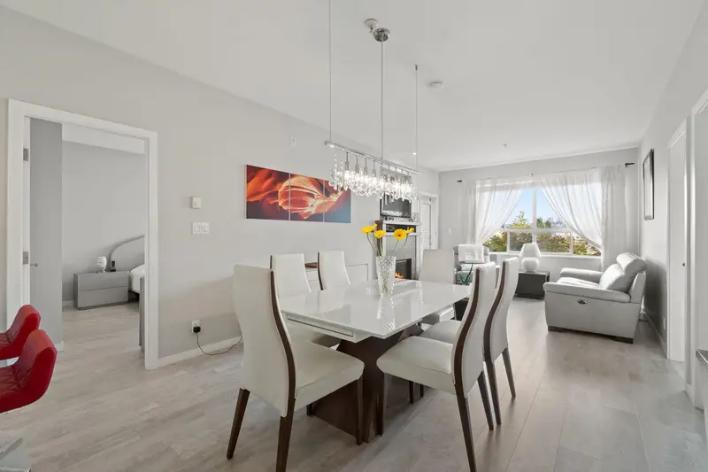 303 288 HAMPTON STREET - photo 1 of 25